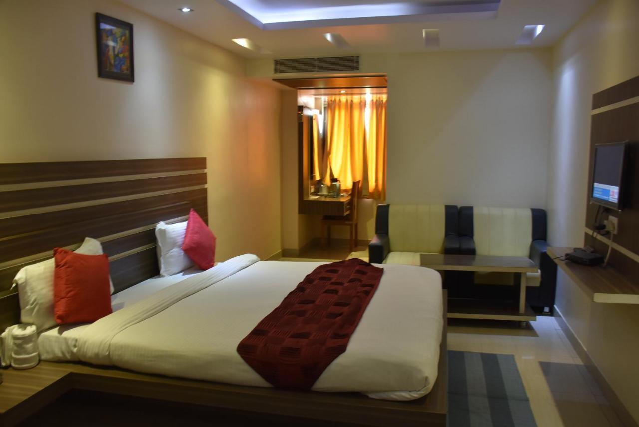 Hotel Saraswati Inn Aurangabad  Ngoại thất bức ảnh