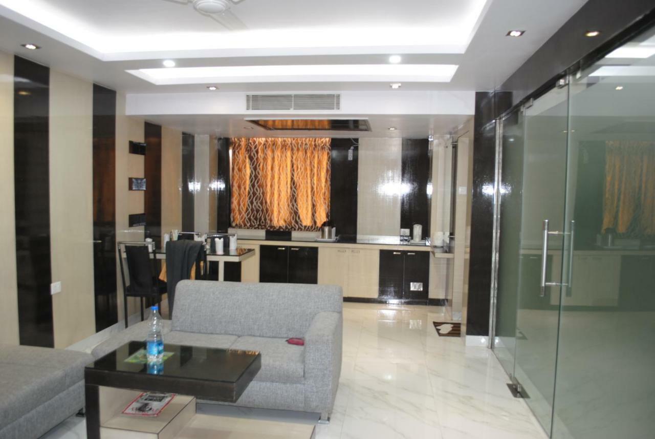 Hotel Saraswati Inn Aurangabad  Ngoại thất bức ảnh