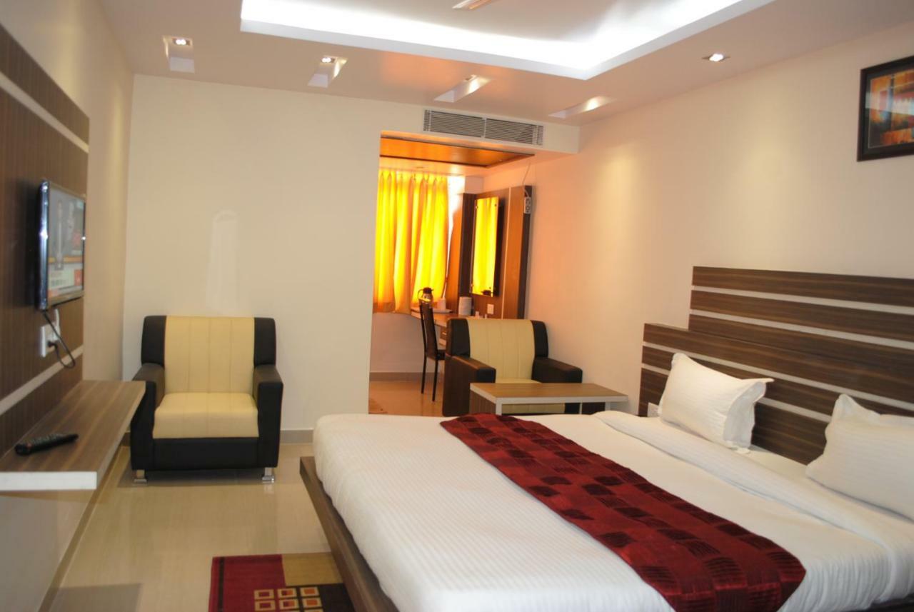 Hotel Saraswati Inn Aurangabad  Ngoại thất bức ảnh